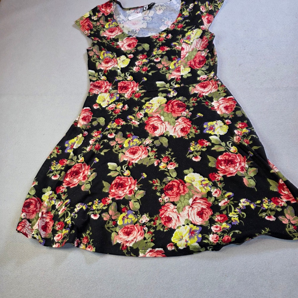 Vibe Sportswear Floral Skater Dress Black Pink Rose Mini Short Sleeve Large